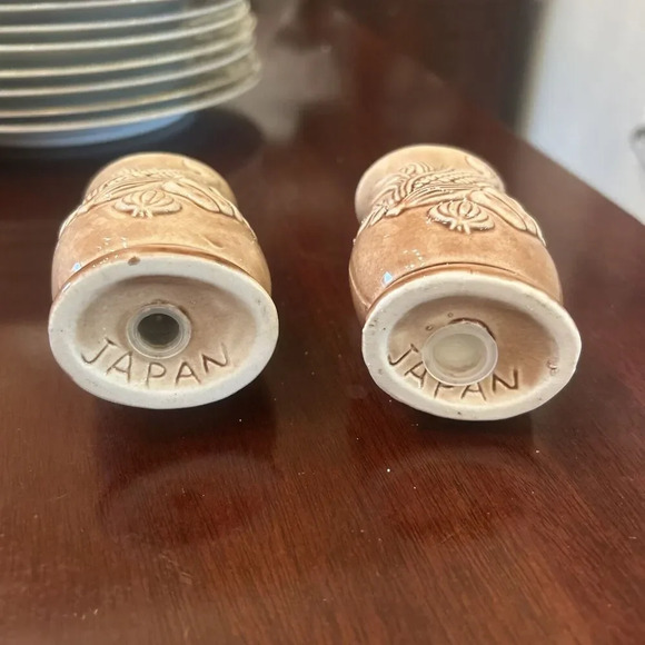 Vintage 1960's made In Japan ceramic salt pepper shakers w/stoppers 4.25"h x 2” - Picture 3 of 3